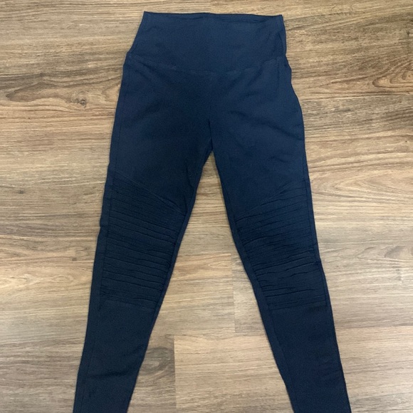 Zenana Outfitters Pants - Zenana navy blue leggings, size medium